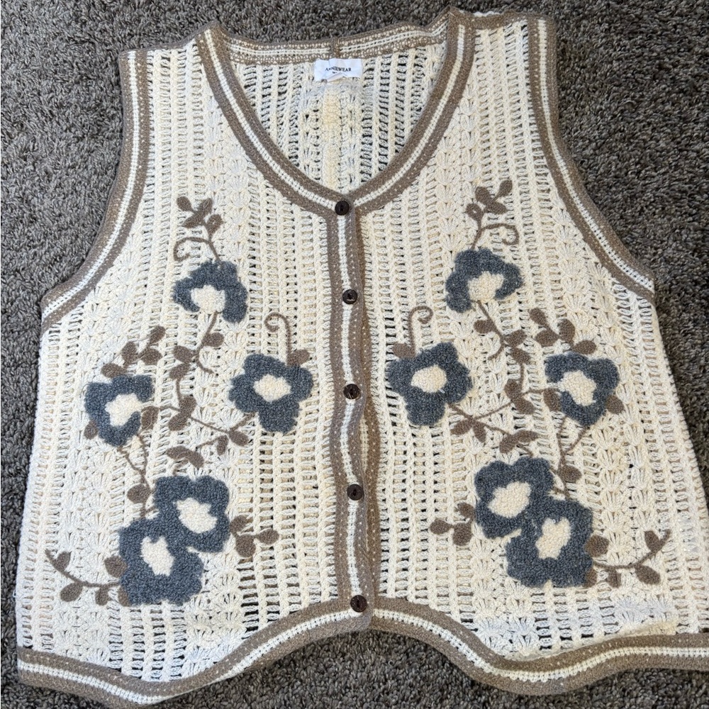 Anniewear Floral Crochet Knit Vest